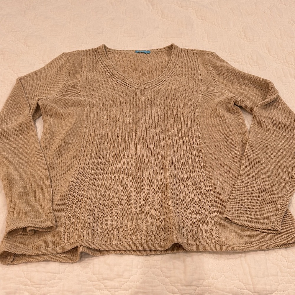 J McLaughlin women’s tan V neck sweater size L